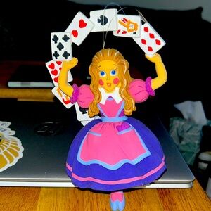 Department 56 Alice w/ cards ♥️♣️♦️Alice in Wonderland big ornament! New
